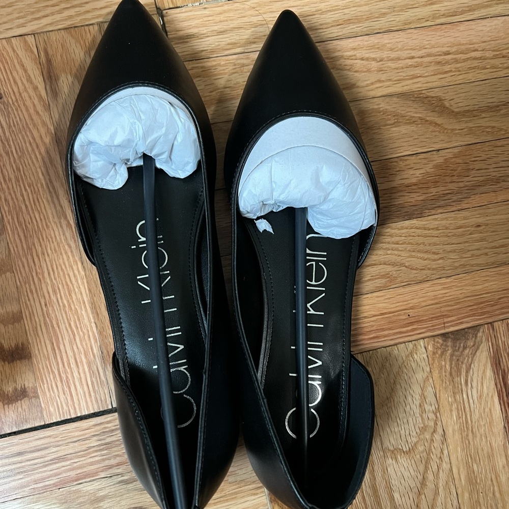 brand new Calvin Klein Onara flats size 8.5